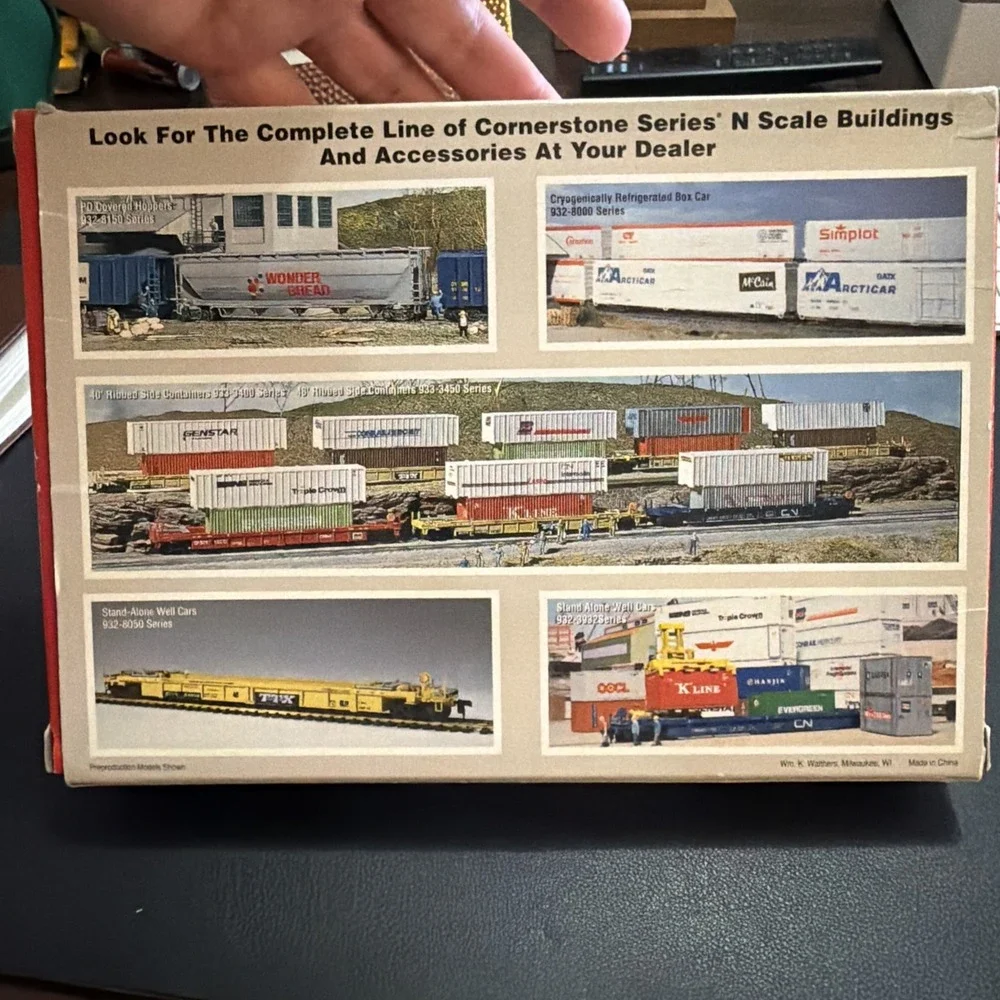 Walter's N Scale 305' Thrall 5 Unit Articulated Double Stack Car Undecorated